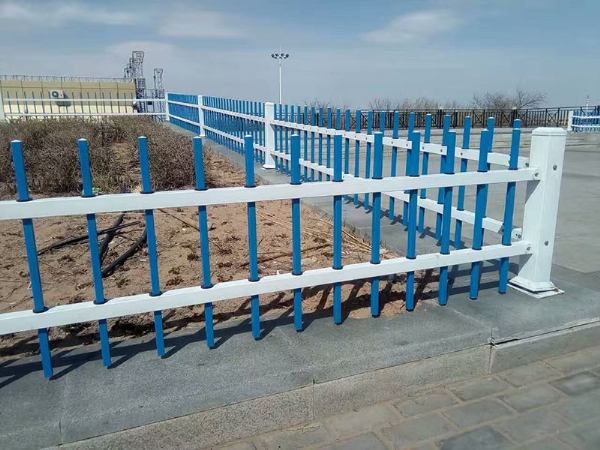 草坪护栏