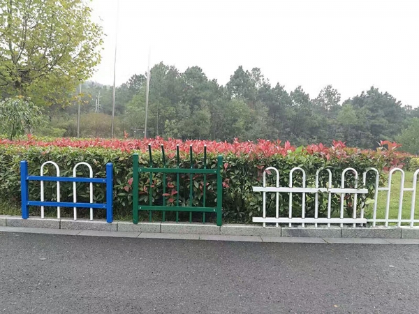 草坪护栏