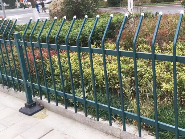 草坪护栏